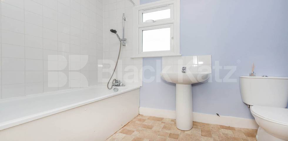 			NEW INSTRUCTION!, 1 Bedroom, 1 bath, 1 reception Flat			 Effingham Road, HARINGEY LADDER